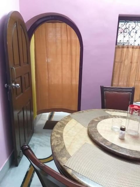 RAMKUTHIR Homestay Vacation rental in Kolkata