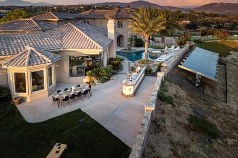Sangiovese By AvantStay Spectacular Estate w Pool Hot Tub Putting Green Maison in Temecula
