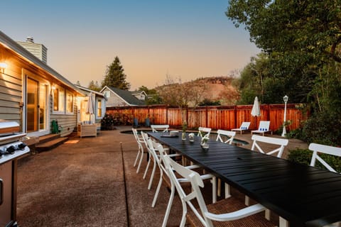 Cabernet By AvantStay Tranquil Sonoma Valley Oasis w Pool Fire Pit House in Santa Rosa