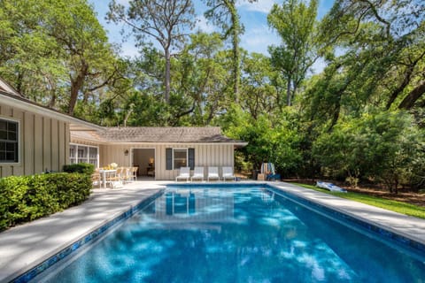 Wisteria by AvantStay Bright Spacious Home w Pool Entertainers Patio House in Hilton Head Island