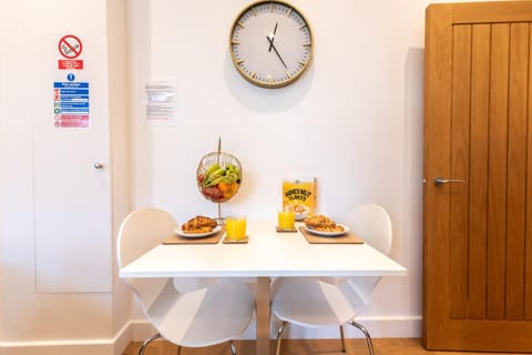 Food and drinks, Dining area