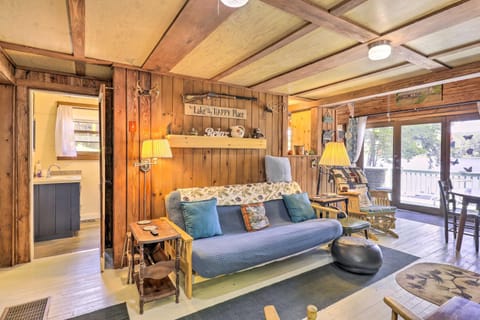 Lake Hermit Cabin with Kayaks and Paddleboards! Maison in Sanbornton