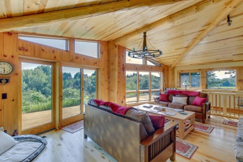 Idyllic Sturgeon Bay Cabin with Fire Pit and View House in Door County