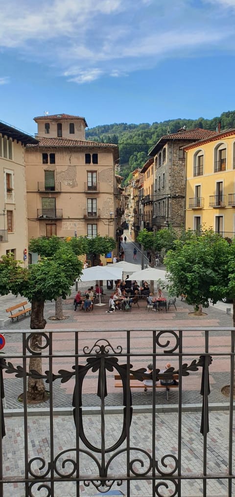 Neighbourhood, Balcony/Terrace, Landmark view, Street view