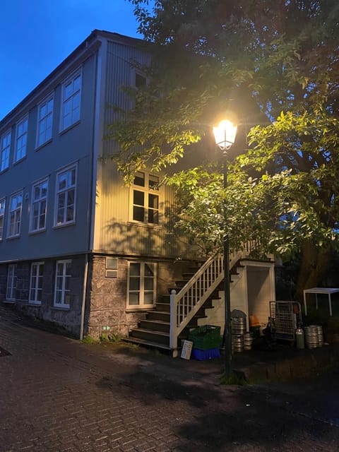 Property building, Neighbourhood, Street view, Quiet street view