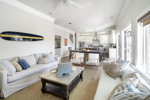 Fin by AvantStay 9 BR Destin Oasis with Pool Spa Walk to Beach House in Rosemary Beach