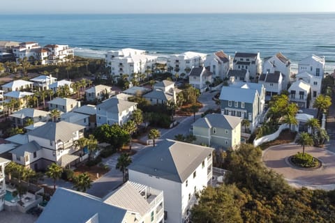 Fin by AvantStay 9 BR Destin Oasis with Pool Spa Walk to Beach Haus in Rosemary Beach