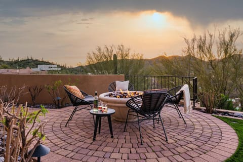 Sunbeam by AvantStay Elegant Private Desert Home w Infinity Pool Spa View House in Carefree
