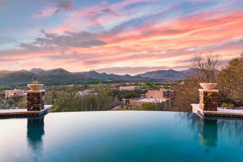 Sunbeam by AvantStay Elegant Private Desert Home w Infinity Pool Spa View Haus in Carefree