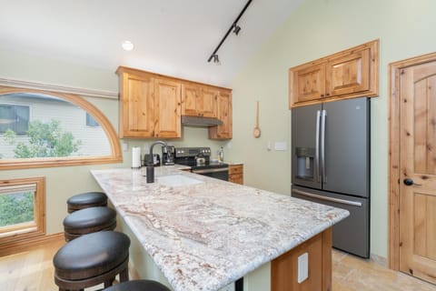 Lulu City 6K by AvantStay Condo in Great Location Close to Skiing Downtown House in Telluride