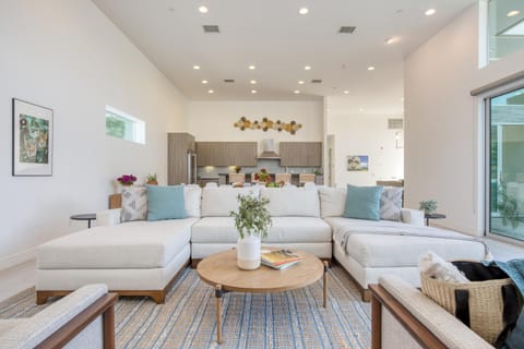 Polo Villa 4 by AvantStay Features Outdoor Kitchen, Pool, & Spa 260-318 5 Bedrooms House in La Quinta