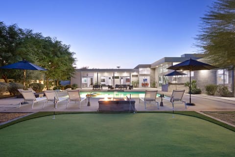 Polo Villa 10 by AvantStay Backyard Oasis w Putting Green 260-320 6 Bedrooms Maison in La Quinta