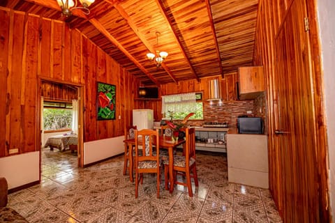 Cabañas La Pradera Hôtel in Monteverde
