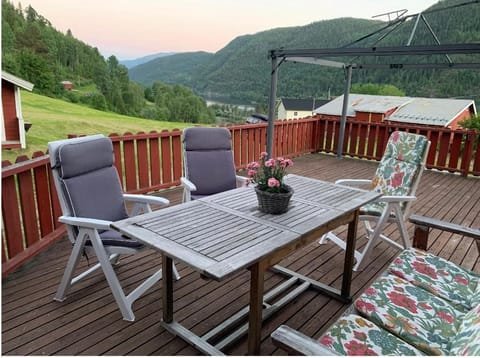 Patio, Balcony/Terrace, Mountain view