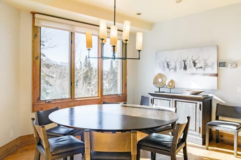 Telemark A by AvantStay Ski In Ski Out at the Heart of Mountain Village w Hot Tub House in Telluride