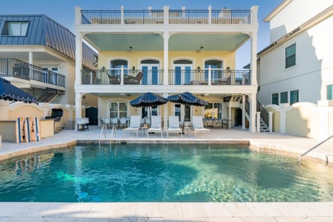 Promenade by AvantStay Beach Front Mansion w Breathtaking Views Pool House in Miramar Beach