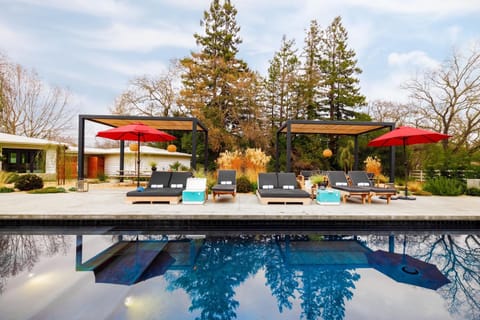 Marquee By AvantStay Modern Stylish Estate w Pool Entertainers Courtyard Villa in Boyes Hot Springs