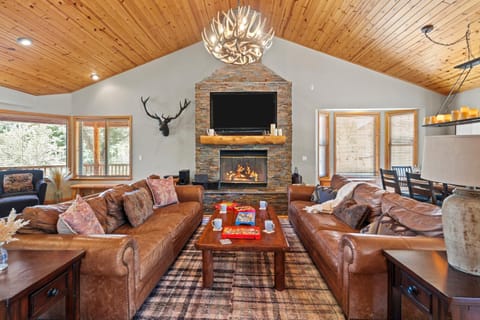Linaker Lodge by AvantStay Gorgeous Cabin in Big Bear w Views Casa in Big Bear