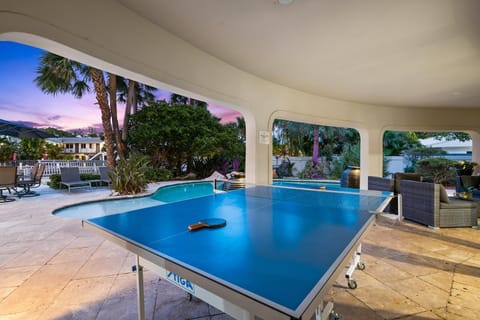 Waterfront Retreat- 7BR Villa with Pool & Jacuzzi Haus in Wilton Manors