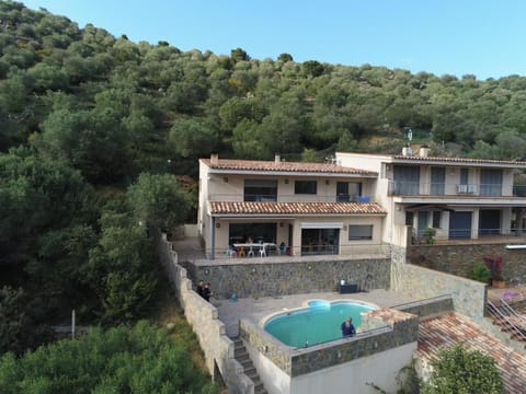 Property building, Pool view