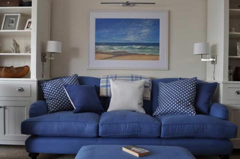 Gorgeous Apartment only yards from Polzeath Beach Apartment in Polzeath Beach