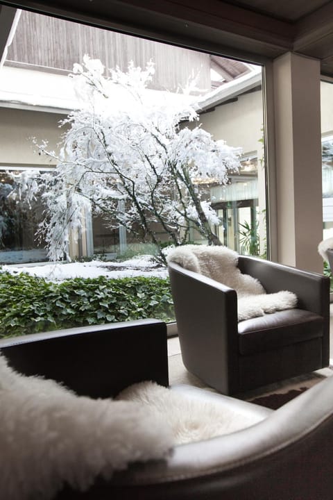 Patio, Winter, Garden, Lobby or reception