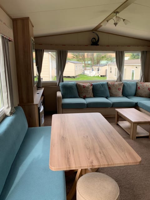 Newquay Bay Porth Caravan - 6 berth Campground/ 
RV Resort in Newquay