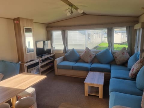 Newquay Bay Porth Caravan - 6 berth Campground/ 
RV Resort in Newquay