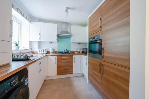 Stylish 2-bed home - For Company contractor and Leisure stays - NEC, Airport, HS2, Contractors, Resort World House in Metropolitan Borough of Solihull