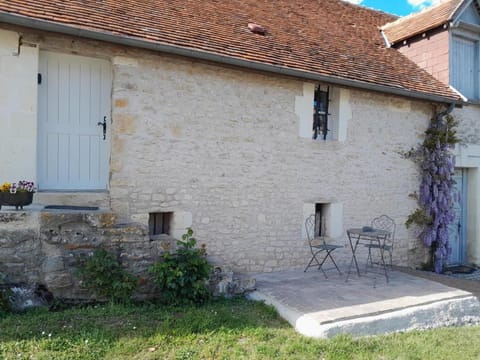 Charmante petite maison 2 personnes Bed and Breakfast in Loches