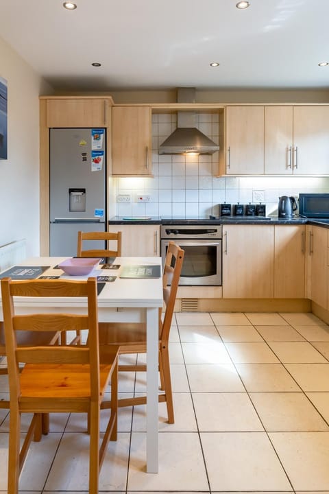 NEWCASTLE CITY CENTRE TOWN HOUSE free parking and wifi Wohnung in Gateshead