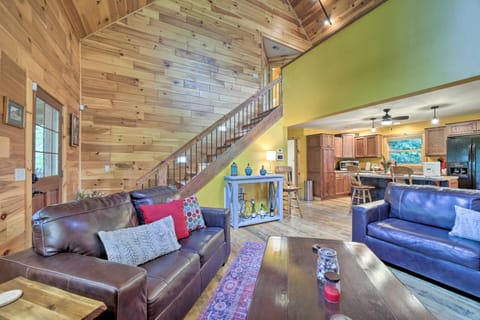 Franklin Cabin Surrounded by Smoky Mountains! Casa in Franklin
