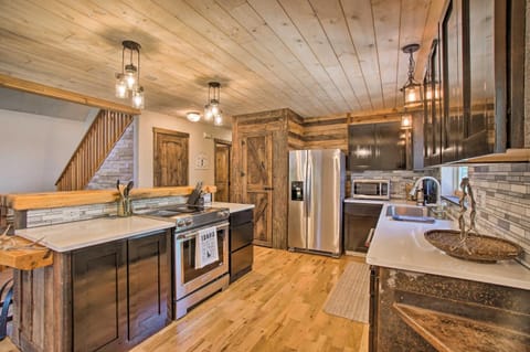 Beautiful McCall Cabin Perfect for Families! House in McCall