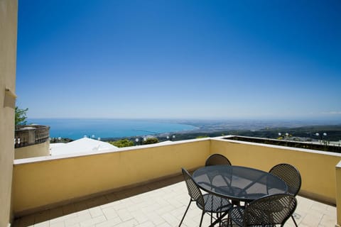 View (from property/room), Pool view, Sea view