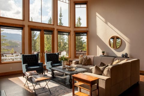 Zendo by AvantStay Serene Mountain Abode w Hot Tub Views House in Breckenridge