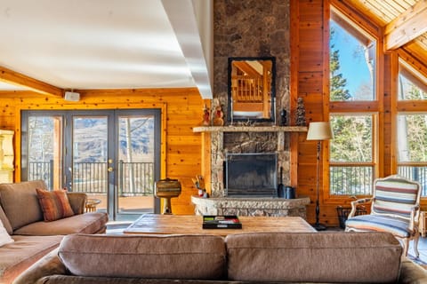 Wapiti Mountain Escape by AvantStay Commanding Views Incredible Home w Hot Tub House in Mountain Village