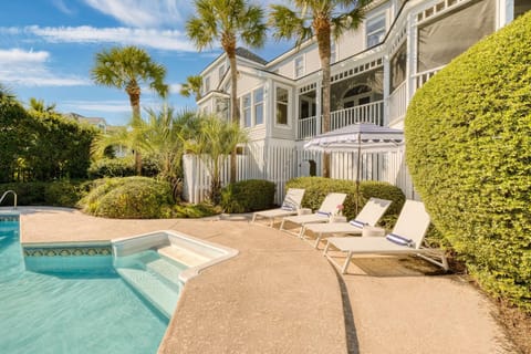 Haven by AvantStay Luxury Beachfront Home w Pool Gorgeous Patios Haus in Sullivans Island