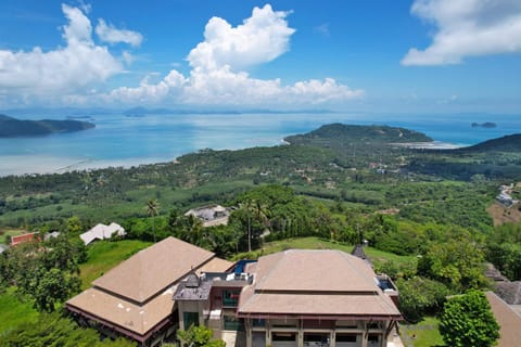 Samui Ridgeway Villa - Private Retreat with Panoramic Sea Views Chalet in Ko Samui
