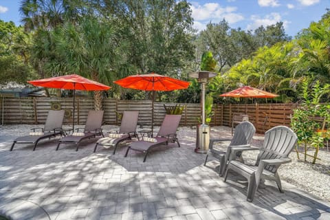 Sapphire Shores - Sarasota Bungalow w/ Heated Pool and Backyard Oasis House in Sarasota