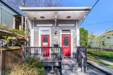 Spacious Historic Mid-City 2 Bedroom House!!! Apartment in New Orleans