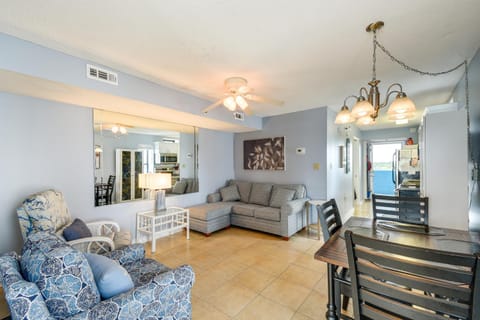 North Myrtle Beach Gem On-Site Beach Access! Apartamento in Crescent Beach