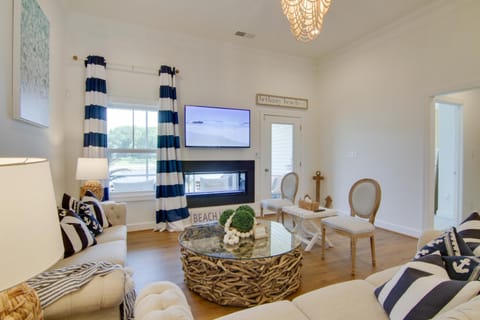 Luxe Vacation Home Near Beach with Shuttle! Maison in Sussex County