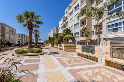 Awesome 2BR Herzelia Marina with Pool and Gym Apartment in Herzliya