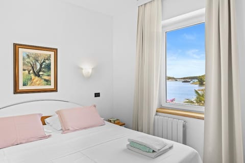 Bedroom, Sea view