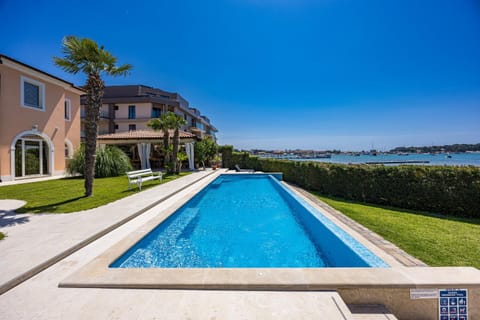 Property building, Swimming pool