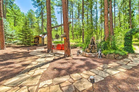 All-Season Pinetop Family Cabin with Hot Tub! House in Pinetop-Lakeside