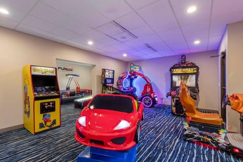 Property building, Game Room, Kids's club