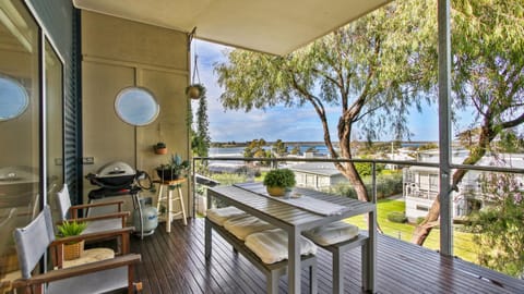 Balcony/Terrace, Lake view