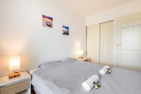GuestReady - A Spacious apt near Eiffel Tower Apartment in Courbevoie