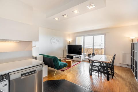 GuestReady - A Spacious apt near Eiffel Tower Apartment in Courbevoie